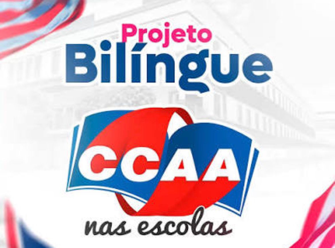 Crianças participando de atividade do projeto bilíngue